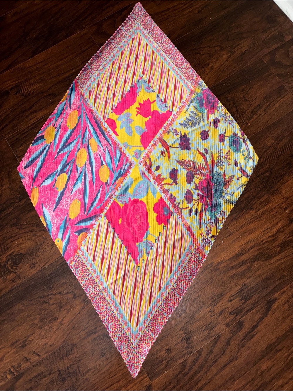 Floral Pleated Diamond scarf